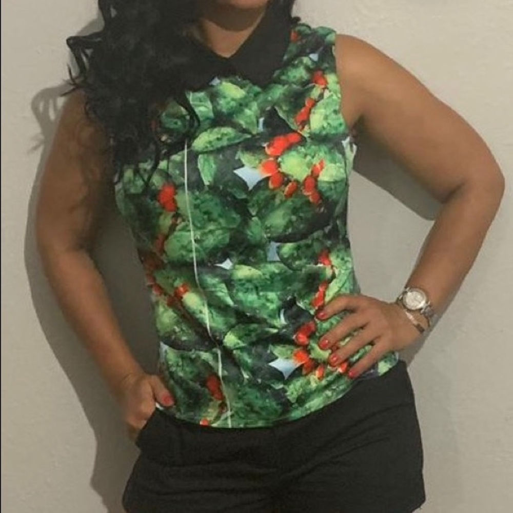Beautiful blouse - Picture 2 of 2